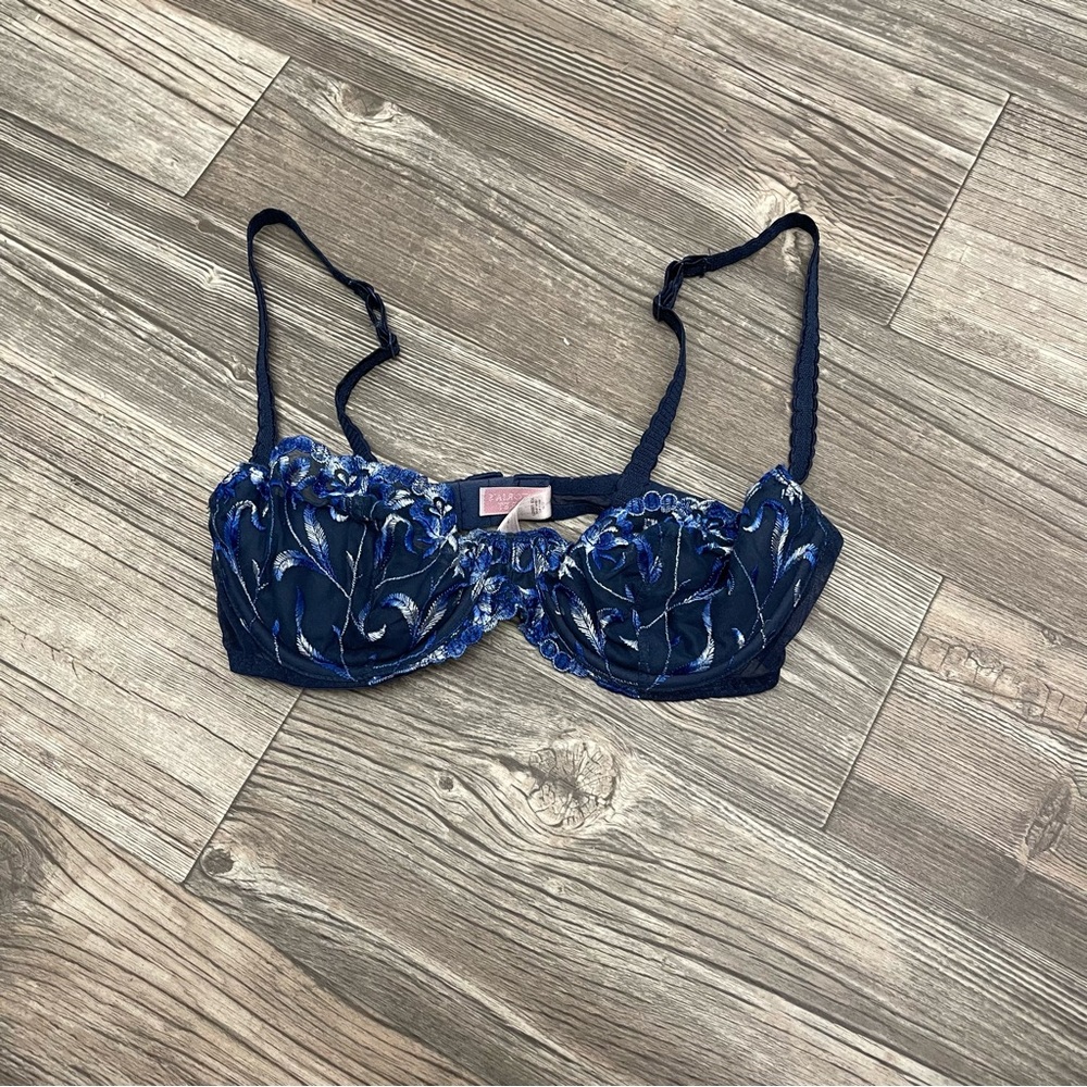 Victoria's Secret Navy Floral Bra